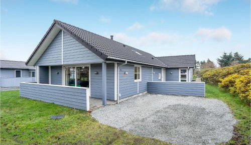 Three-Bedroom Holiday Home 