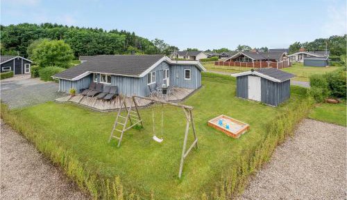 Three-Bedroom Holiday Home 