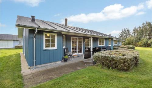 Three-Bedroom Holiday Home 