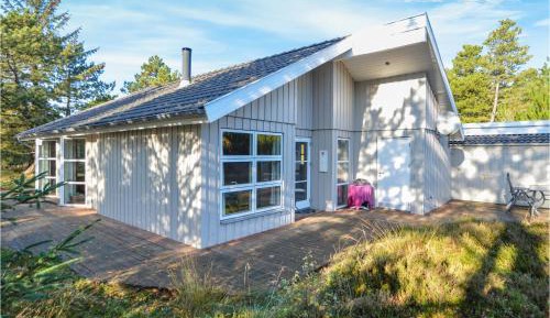 Three-Bedroom Holiday Home 