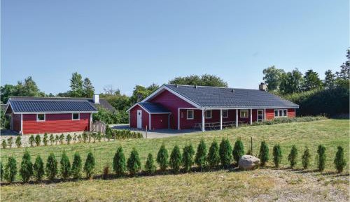 Seven-Bedroom Holiday Home