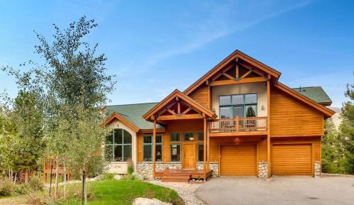 Four-Bedroom Holiday Home