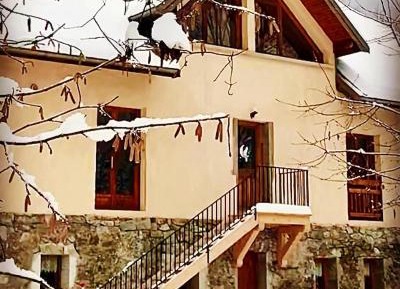 Apartment with Mountain View
