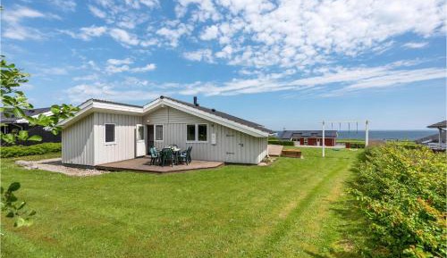 Three-Bedroom Holiday Home 