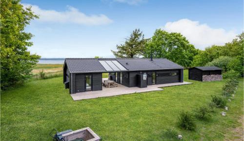 Four-Bedroom Holiday Home