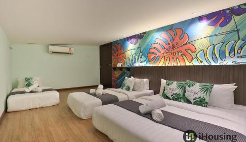 Quadruple Room with Shared Bathroom