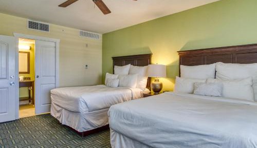 Deluxe Queen Room