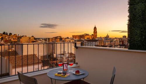 Duplex Suite Alcazaba and Garden View and private rooftop