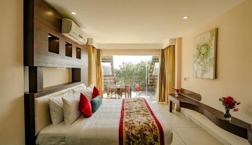 Deluxe Room with Balcony