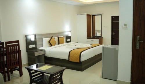 Deluxe Double Room (2 Adults + 1 Child)