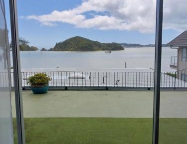 One-Bedroom Apartment with Sea View first floor