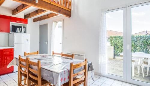 Holiday Home (6 Adults)
