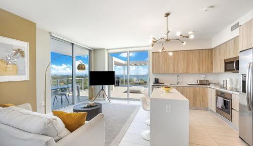 Deluxe Double Room with Balcony and Sea View