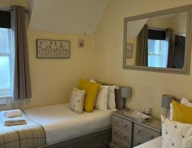 Twin Room with Shower