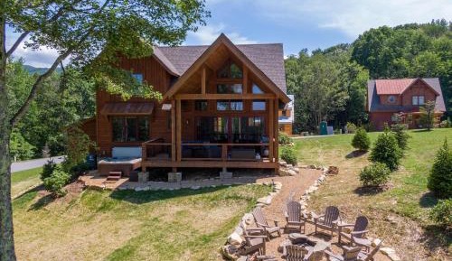 Three-Bedroom Holiday Home 