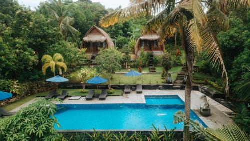 Bungalow Pool Access
