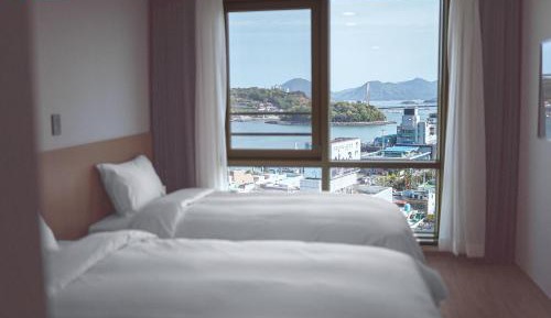 Standard Twin Room with Ocean View