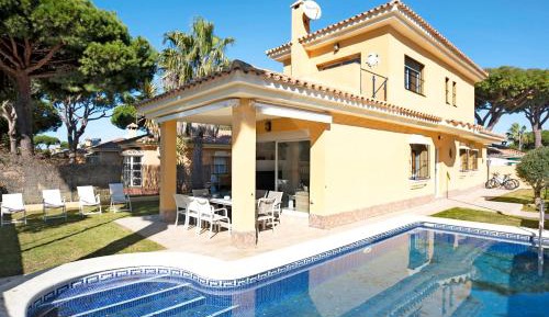 Villa with Garden View