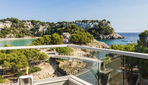 Double or Twin Room with Terrace and Sea View