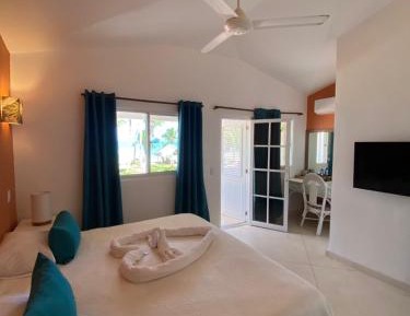 Deluxe Double Room with Balcony and Sea View