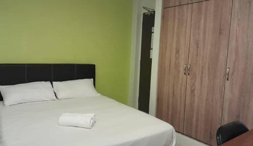 Deluxe Queen Room