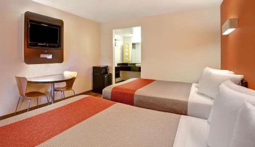 Deluxe Queen Room with Two Queen Beds - Non-Smoking