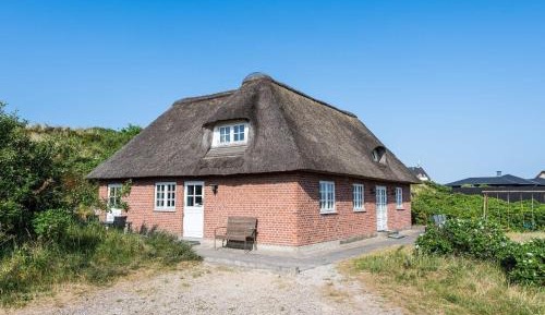 Three-Bedroom Holiday Home 