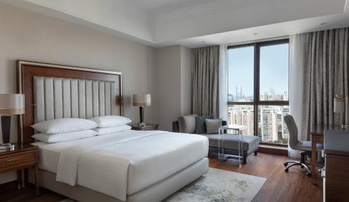 Executive King Suite with City View and Lounge Access