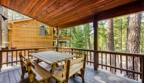 Five Bedroom Holiday Home
