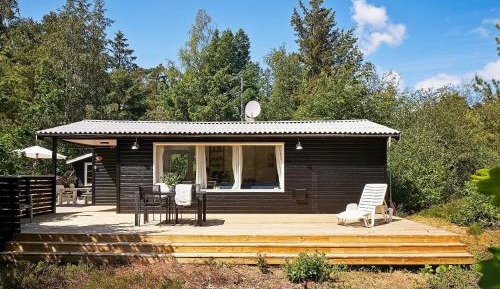 Three-Bedroom Holiday Home 