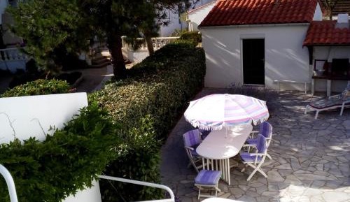 Holiday Home (8 Adults)