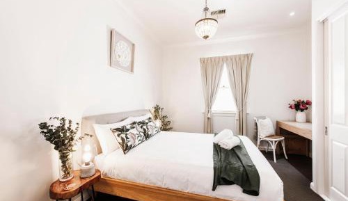 Lux Cottage - 51 Lewis Street