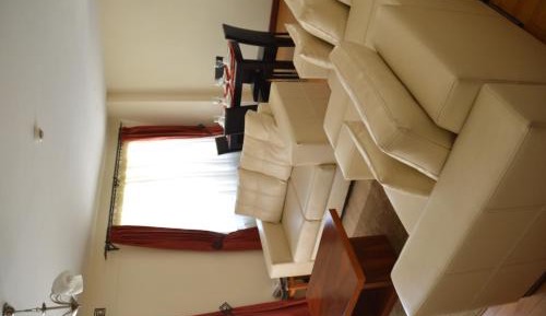 One-Bedroom Apartment with Private Kitchen and Balcony