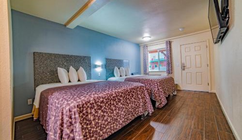 Deluxe Queen Room with Two Queen Beds