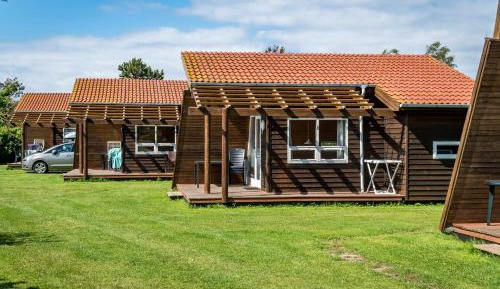 Cottage (5 Adults)