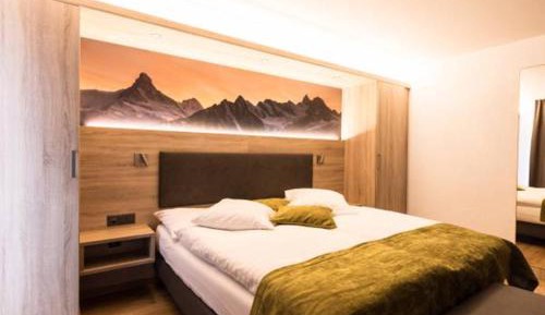 Quadruple Room with Mountain View