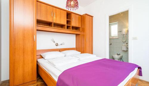 Studio Apartment with Balcony and Sea View