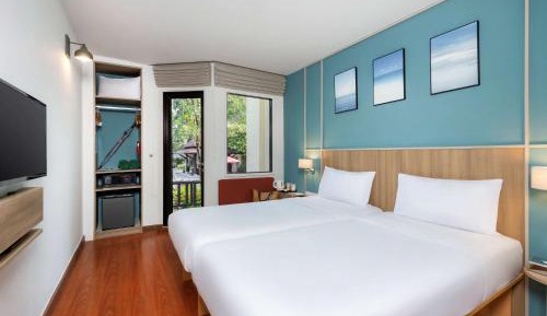 Standard Twin Room - City Side/Non-Smoking