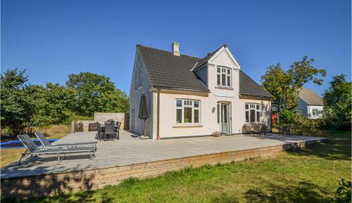 Six-Bedroom Holiday Home
