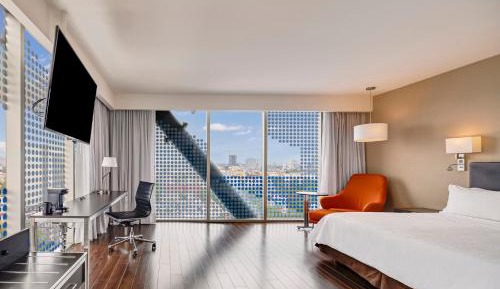Deluxe Room 1 King