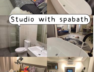 Studio with Spa Bath