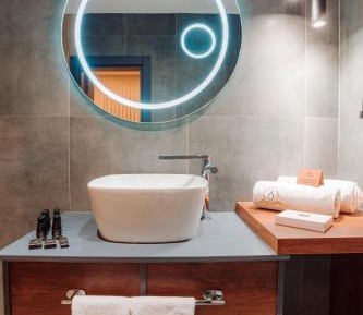 King Suite with Spa Bath