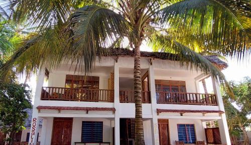 Bungalow with Balcony and Garden View