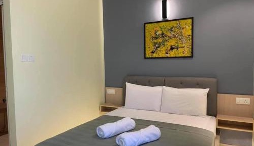 Standard Queen Room