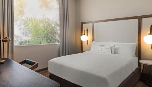 Extended Queen Room