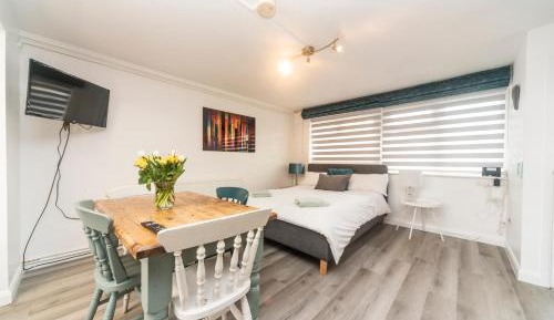 King Studio with Sofa Bed