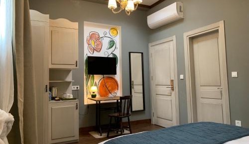 Queen Room