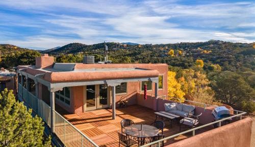 Three-Bedroom Holiday Home 