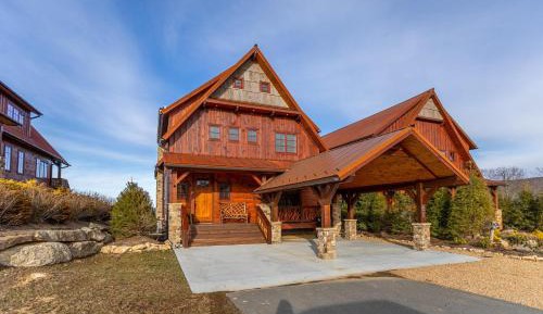 Three-Bedroom Holiday Home 