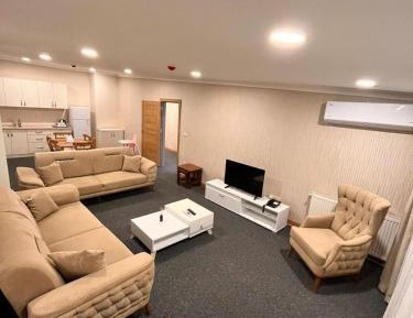 Deluxe King Suite